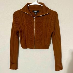 Hera Collection cropped cable knit cardigan. Size small.